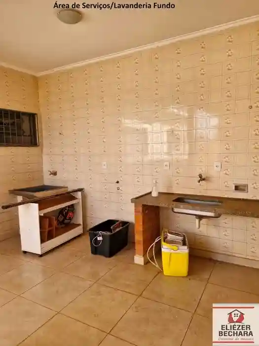 Casa com 3 quartos à venda, 225m² — foto 3 de 23