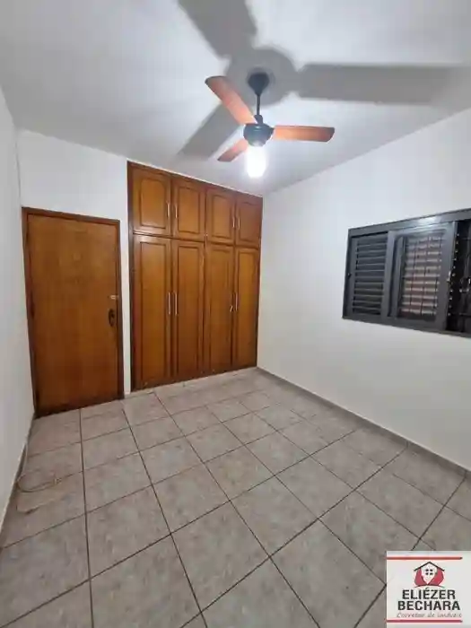 Casa com 3 quartos à venda, 225m² — foto 16 de 23