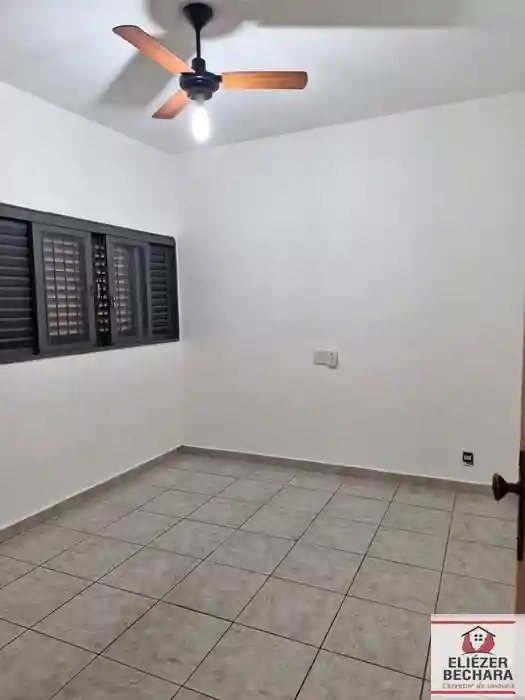 Casa com 3 quartos à venda, 225m² — foto 13 de 23