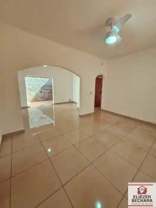 Casa com 3 quartos à venda, 225m² — foto 6 de 23