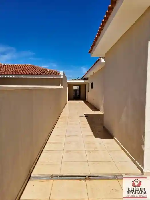 Casa com 3 quartos à venda, 225m² — foto 12 de 23
