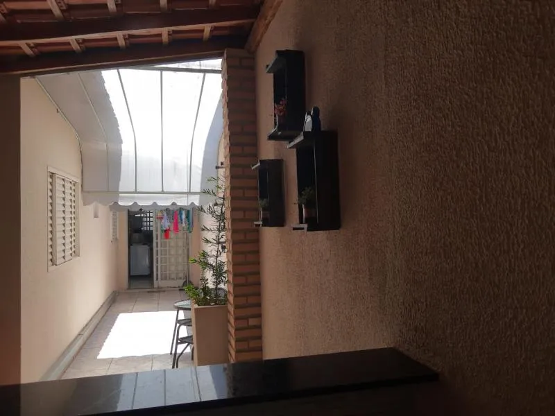 Casa à venda — foto 2 de 2