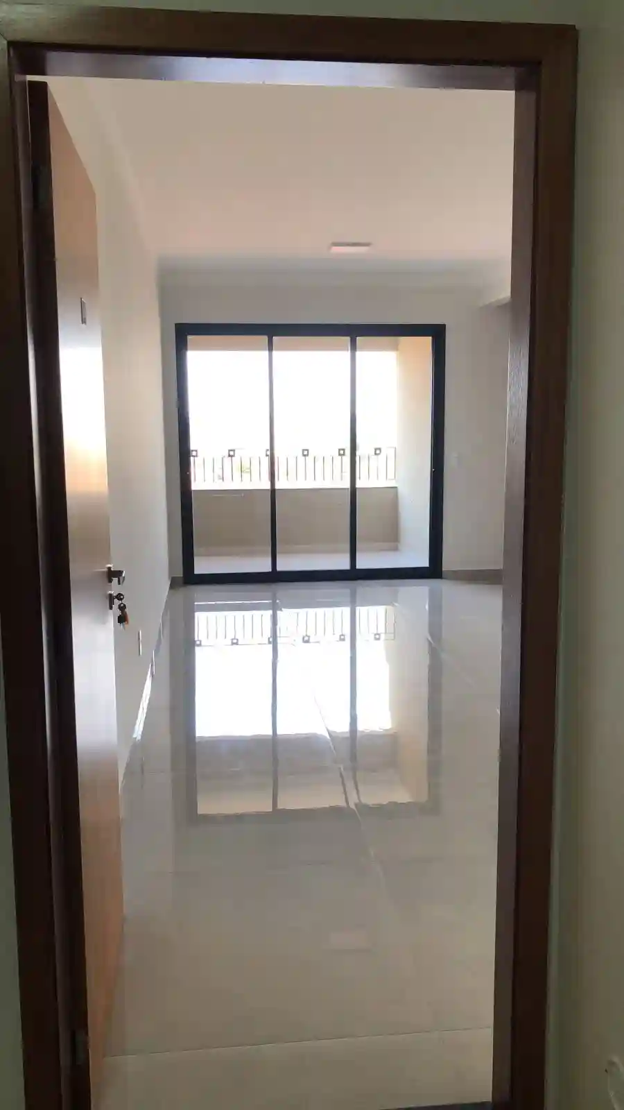 Apartamento com 2 quartos à venda, 73m² — foto 2 de 8