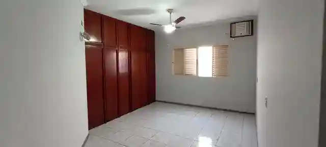Casa de Condomínio com 3 quartos à venda, 236m² — foto 8 de 19