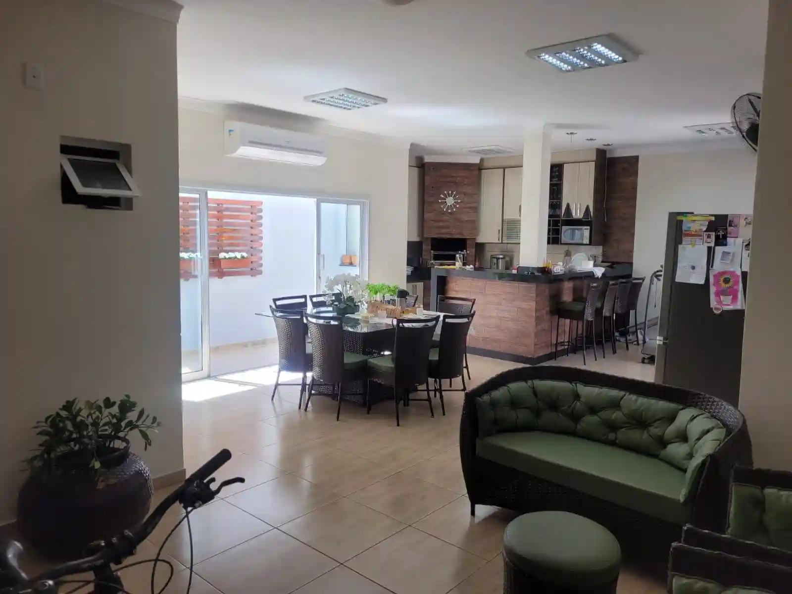 Casa com 2 quartos à venda, 10m² — foto 1 de 11