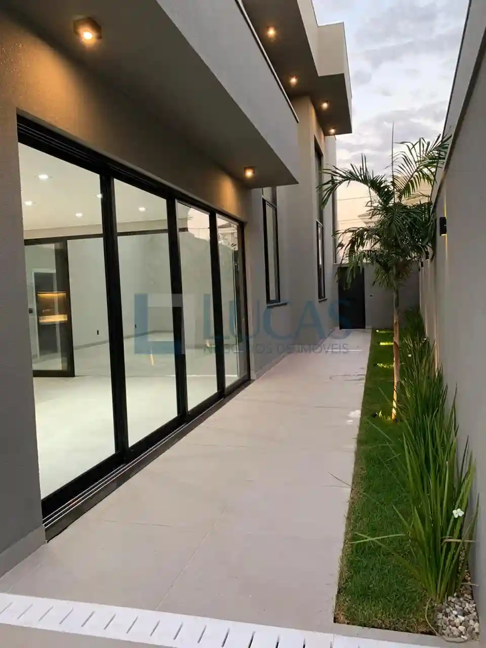 Casa de Condomínio com 3 quartos à venda, 245m² — foto 6 de 10