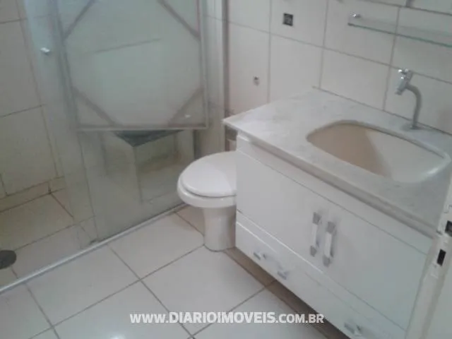 Casa à venda — foto 2 de 2