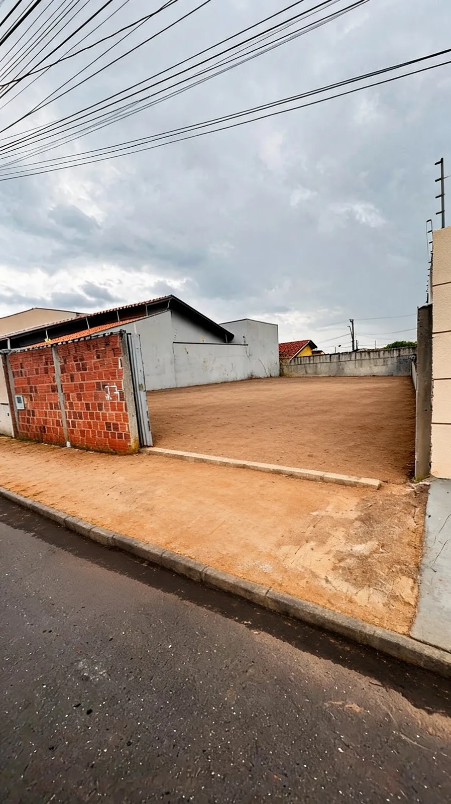 Terreno / Lote / Condomínio à venda, 200m² — foto 1 de 4