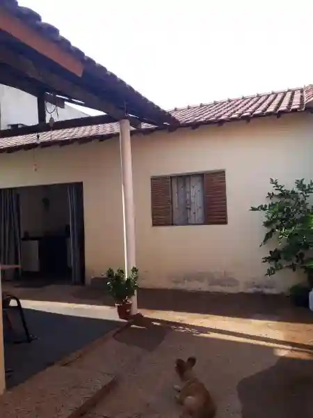 Casa à venda — foto 2 de 2