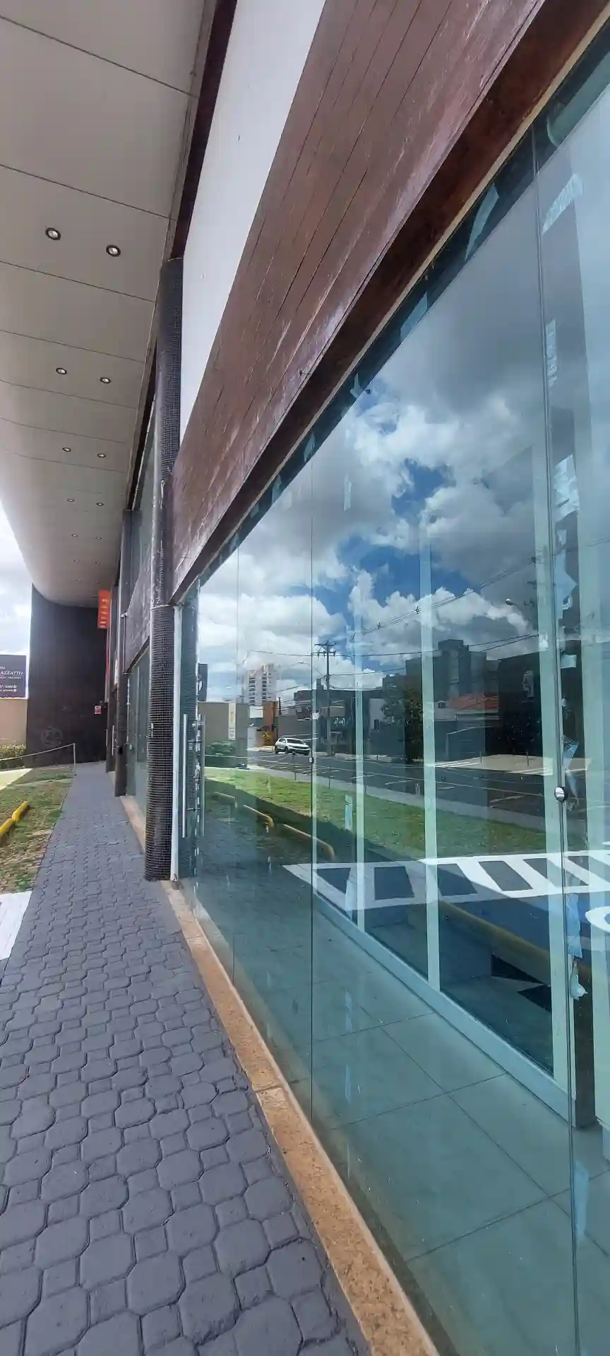 Loja / Salão / Ponto Comercial  para aluguel, 130m² — foto 1 de 18