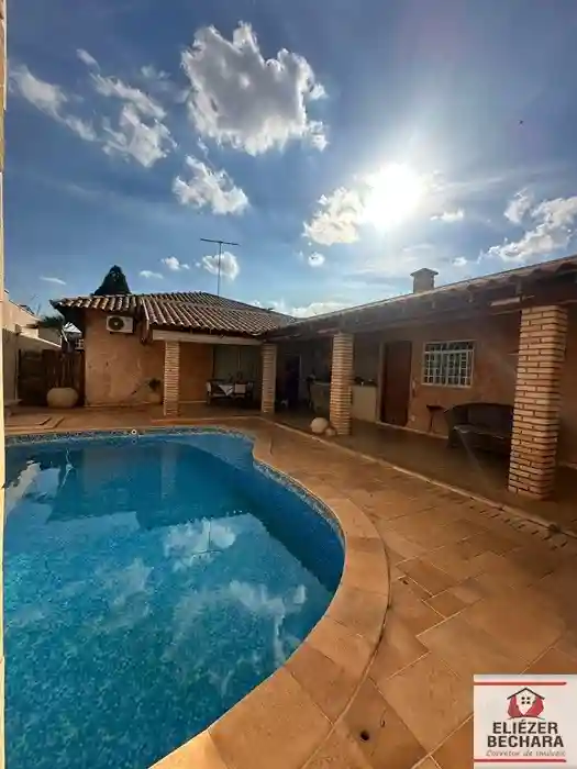 Casa com 3 quartos à venda, 230m² — foto 1 de 22