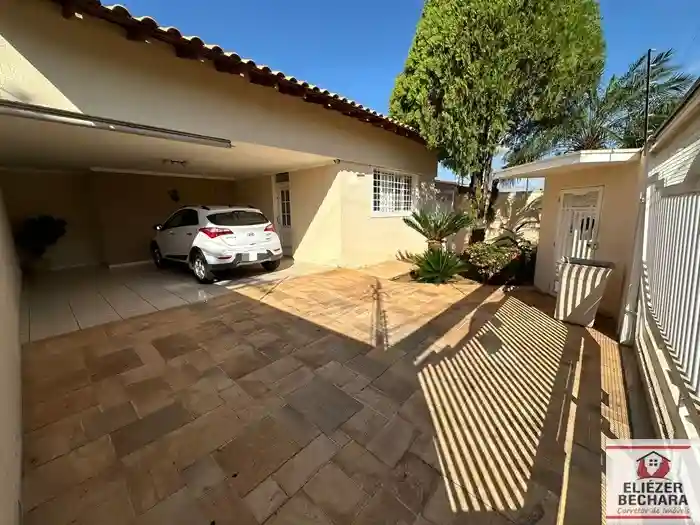 Casa com 3 quartos à venda, 230m² — foto 3 de 22