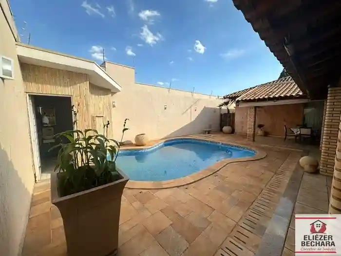 Casa com 3 quartos à venda, 230m² — foto 18 de 22