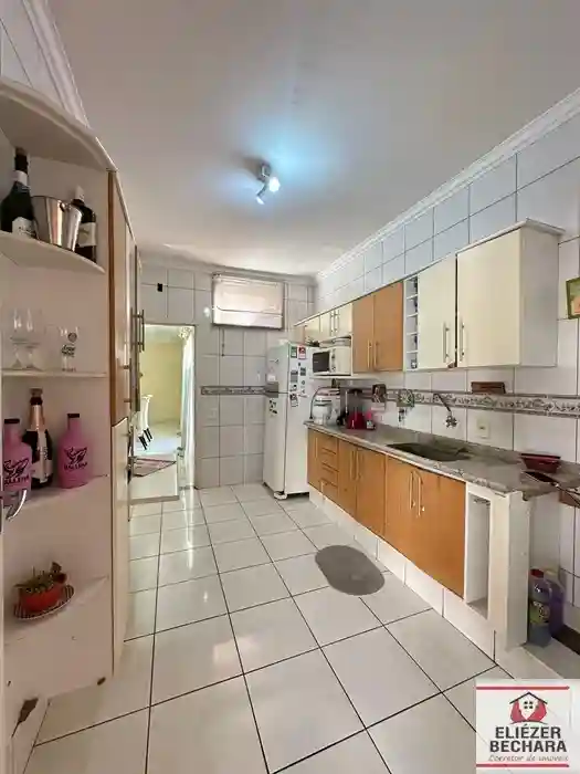 Casa com 3 quartos à venda, 230m² — foto 13 de 22