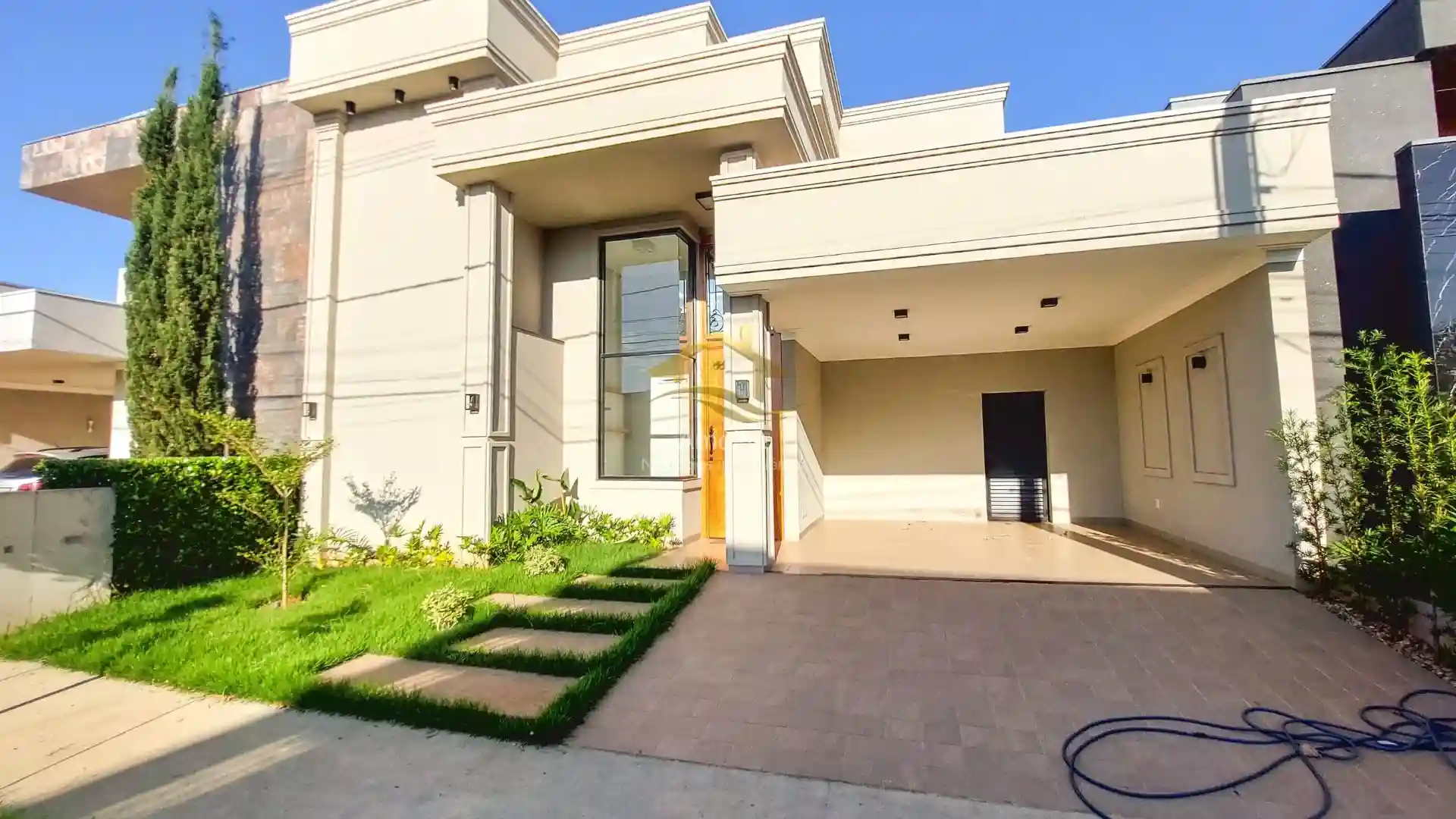 Casa de Condomínio com 3 quartos à venda, 170m² — foto 2 de 36