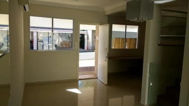 Casa de Condomínio à venda — foto 2 de 6