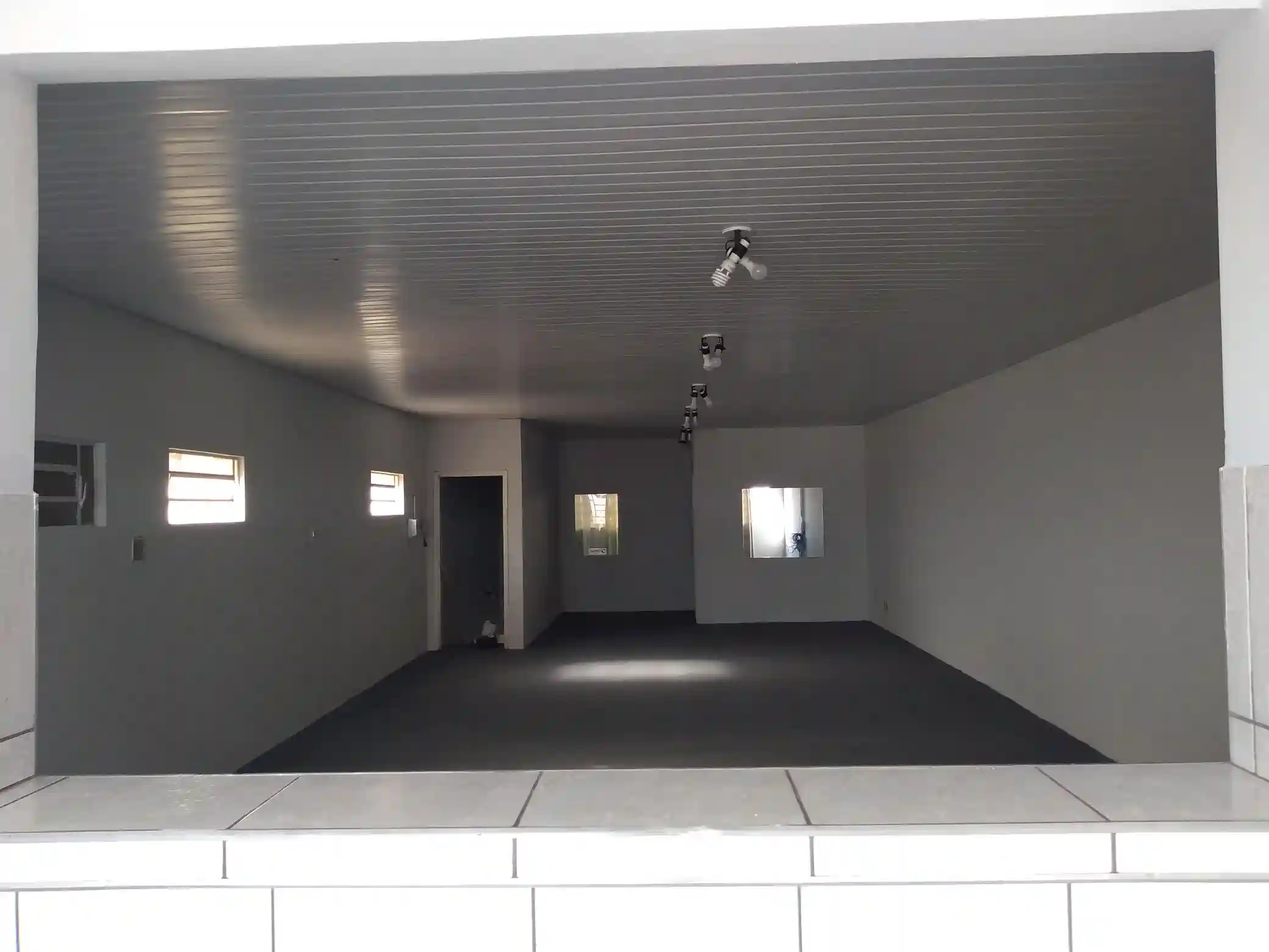 Loja / Salão / Ponto Comercial  para aluguel, 212m² — foto 1 de 25