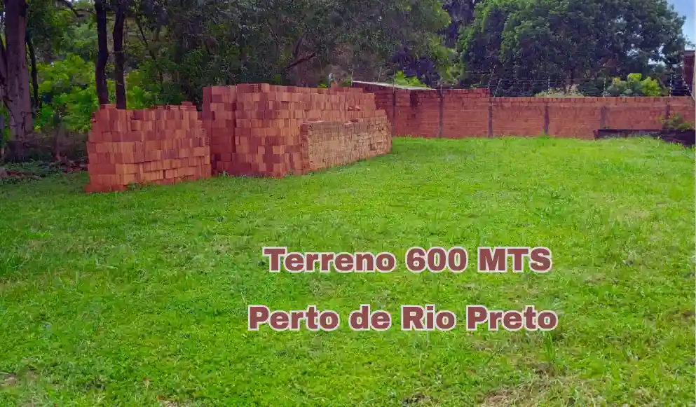 Terreno / Lote / Condomínio  à venda, 600m² — foto 1 de 3
