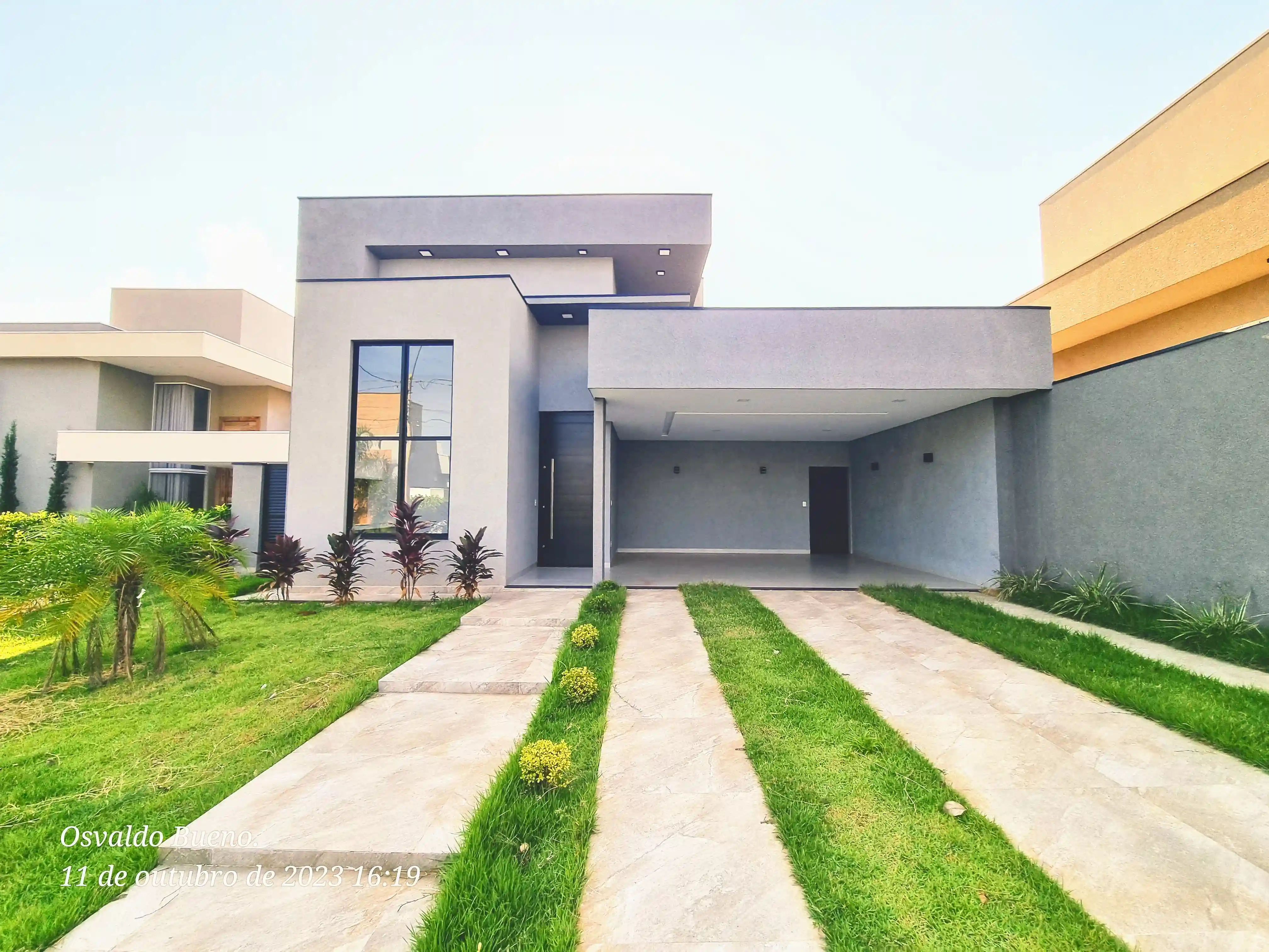 Casa de Condomínio  à venda, 220m² — foto 1 de 17