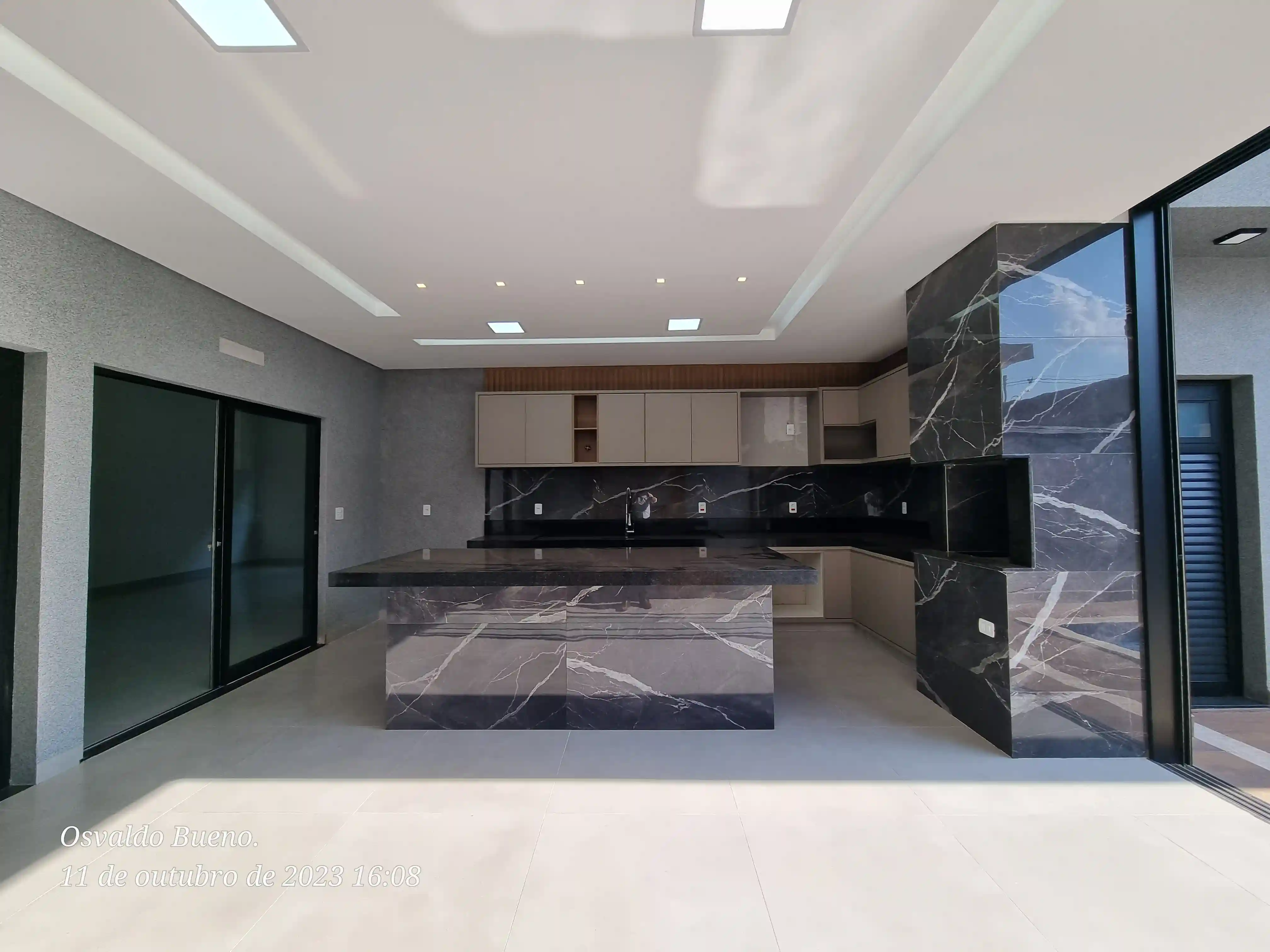 Casa de Condomínio  à venda, 220m² — foto 2 de 17