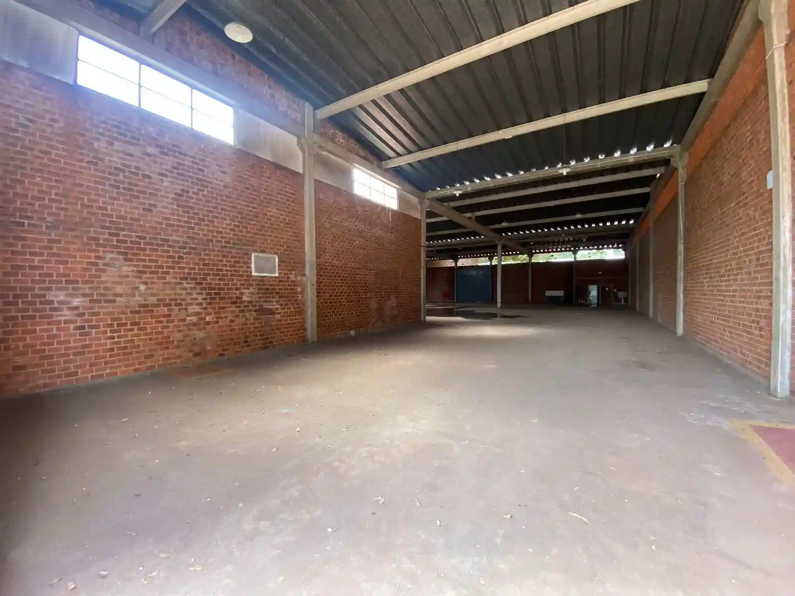 Galpão / Depósito / Armazém  para aluguel, 2500m² — foto 5 de 18