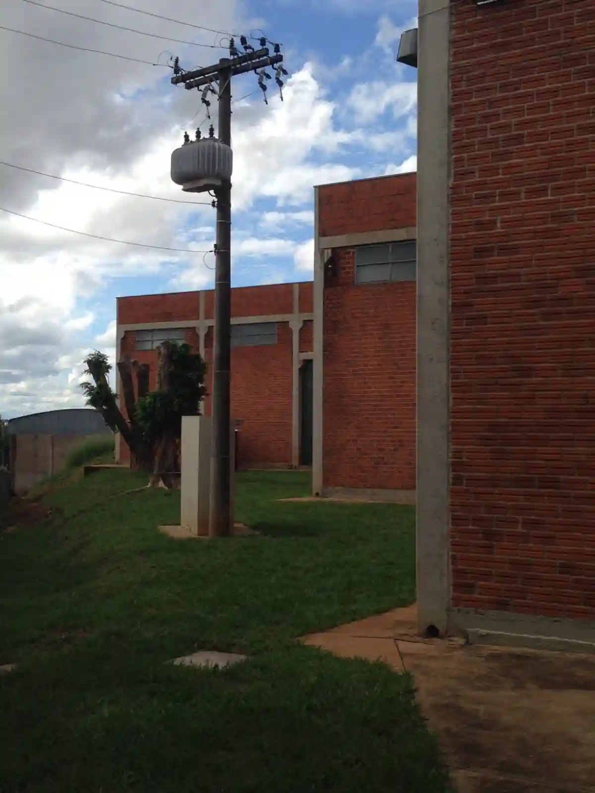 Galpão / Depósito / Armazém  para aluguel, 2500m² — foto 3 de 18