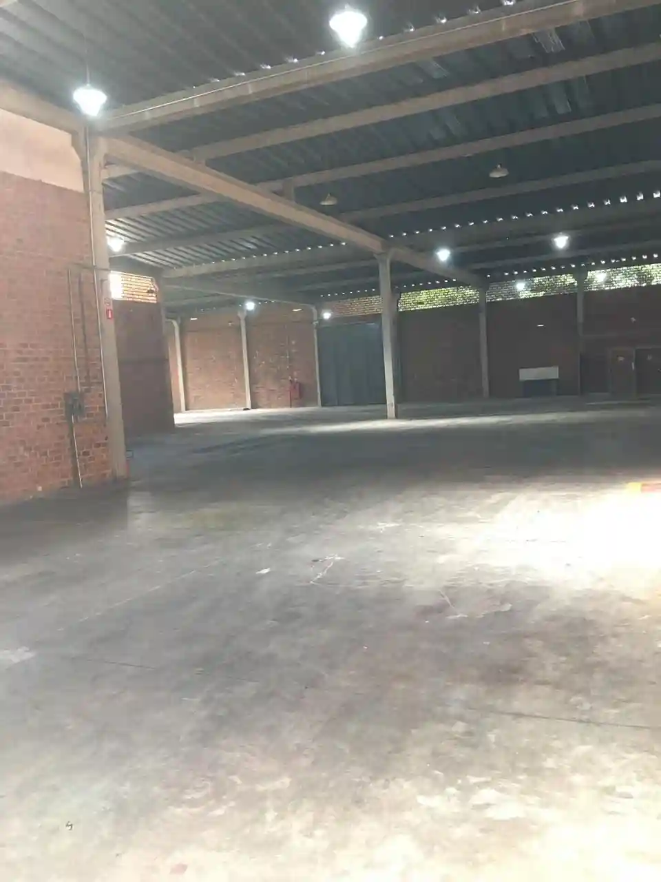 Galpão / Depósito / Armazém  para aluguel, 2500m² — foto 15 de 18