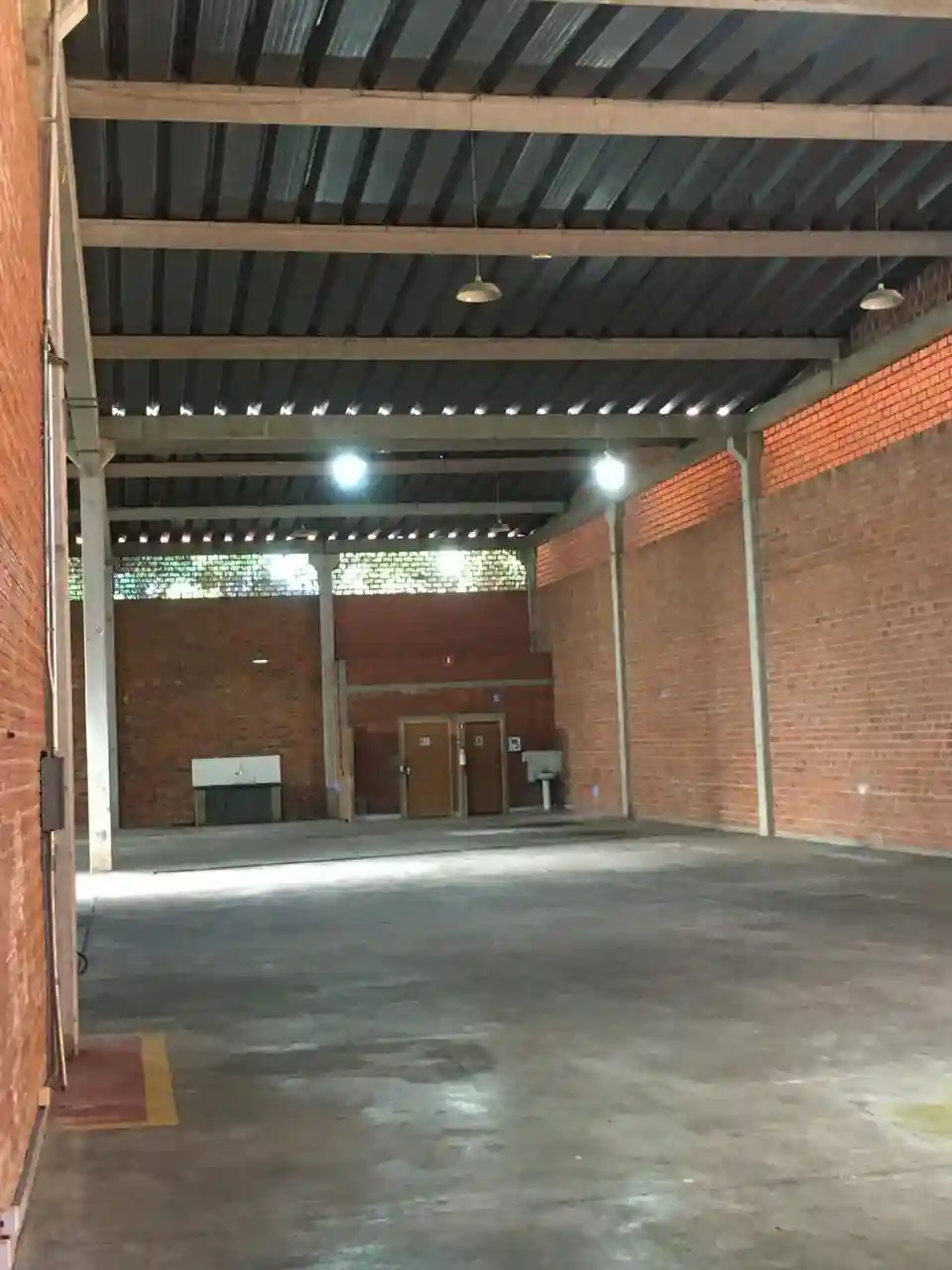 Galpão / Depósito / Armazém  para aluguel, 2500m² — foto 16 de 18
