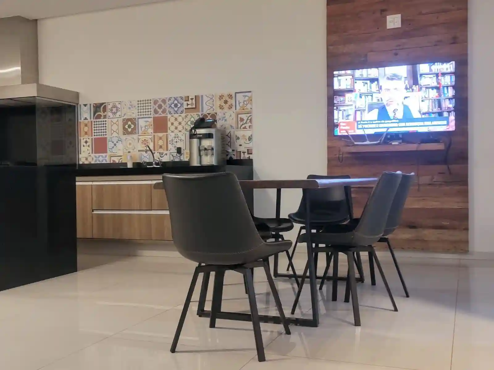 Casa de Condomínio com 4 quartos para aluguel, 408m² — foto 14 de 20