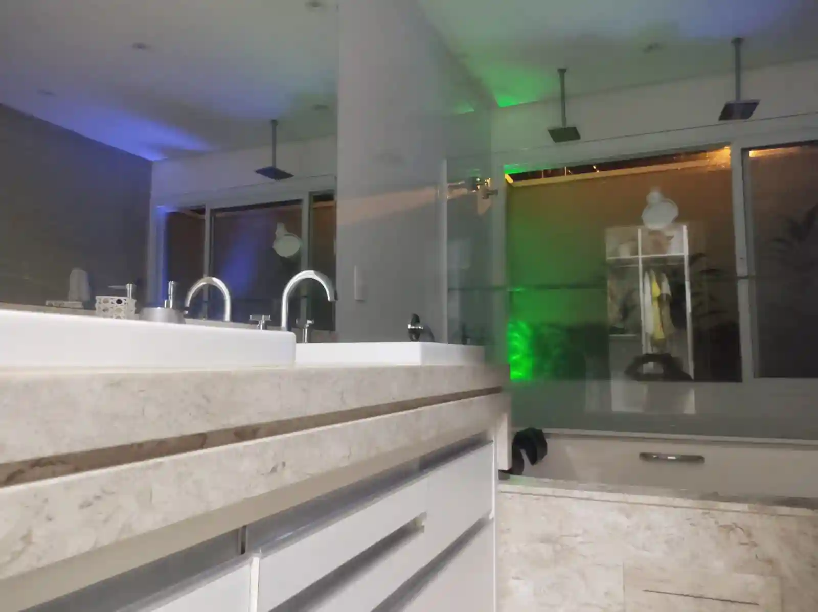Casa de Condomínio com 4 quartos para aluguel, 408m² — foto 12 de 20