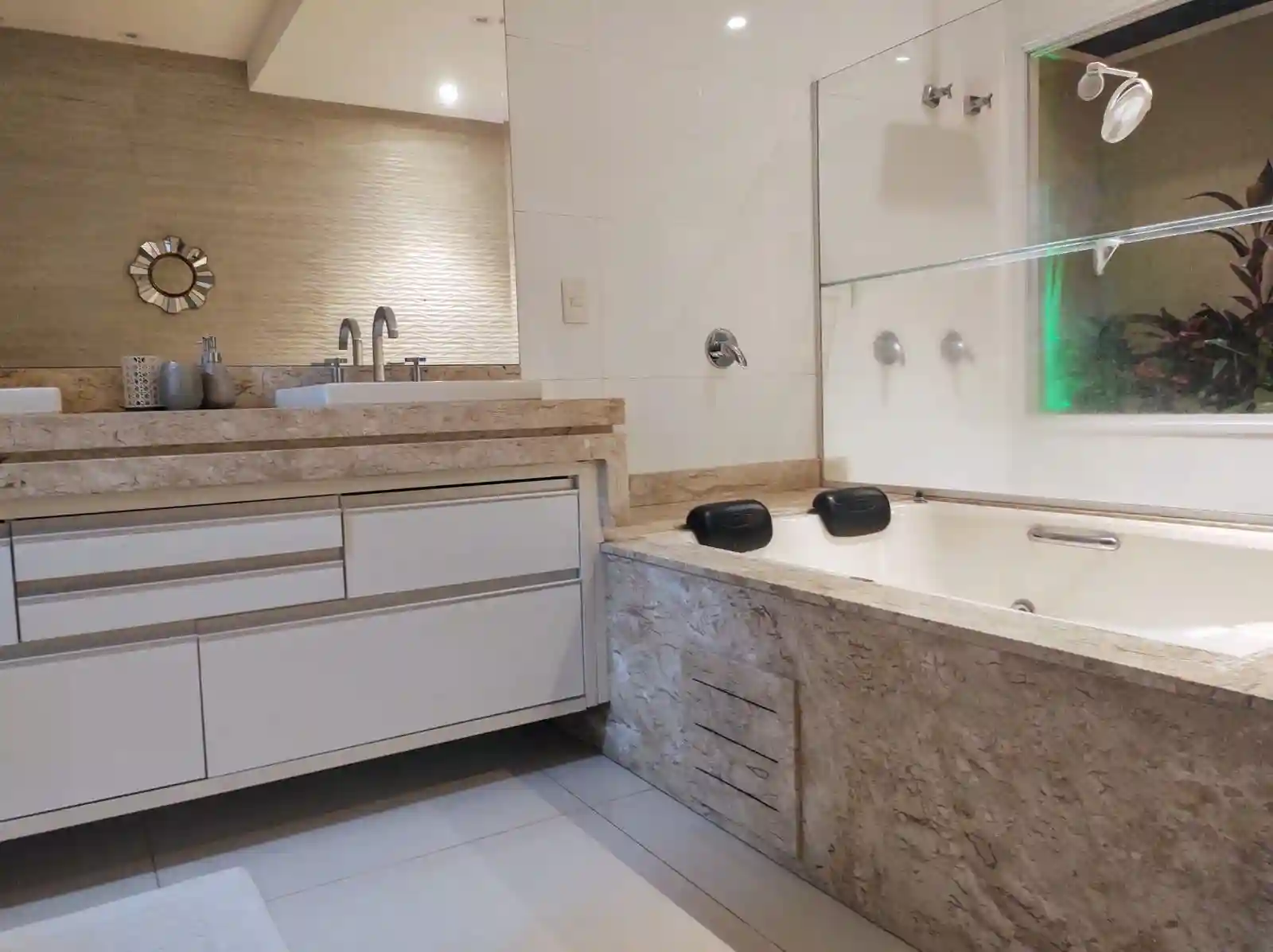 Casa de Condomínio com 4 quartos para aluguel, 408m² — foto 10 de 20