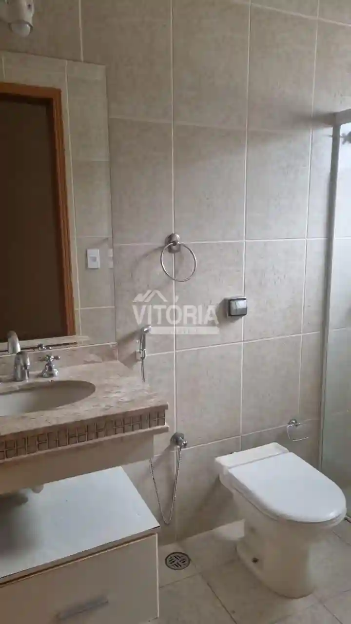 Casa de Condomínio com 4 quartos para aluguel — foto 12 de 29