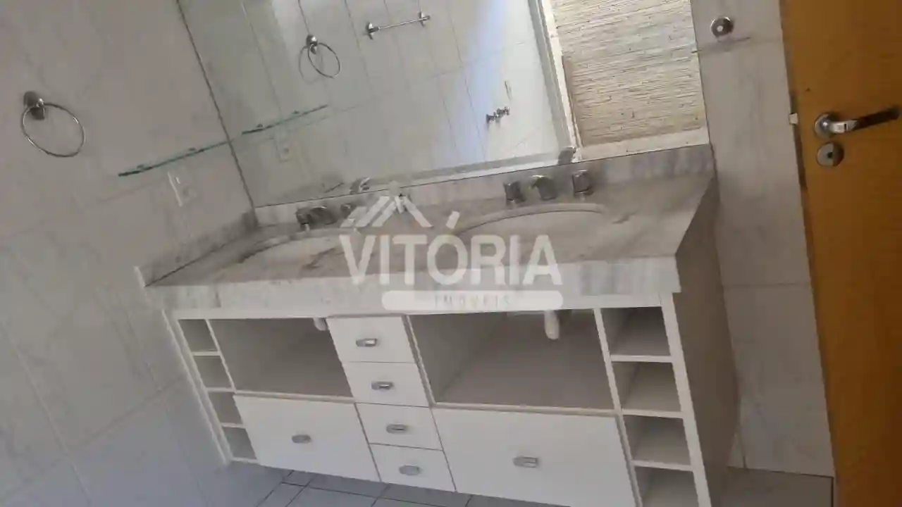 Casa de Condomínio com 4 quartos para aluguel — foto 16 de 29