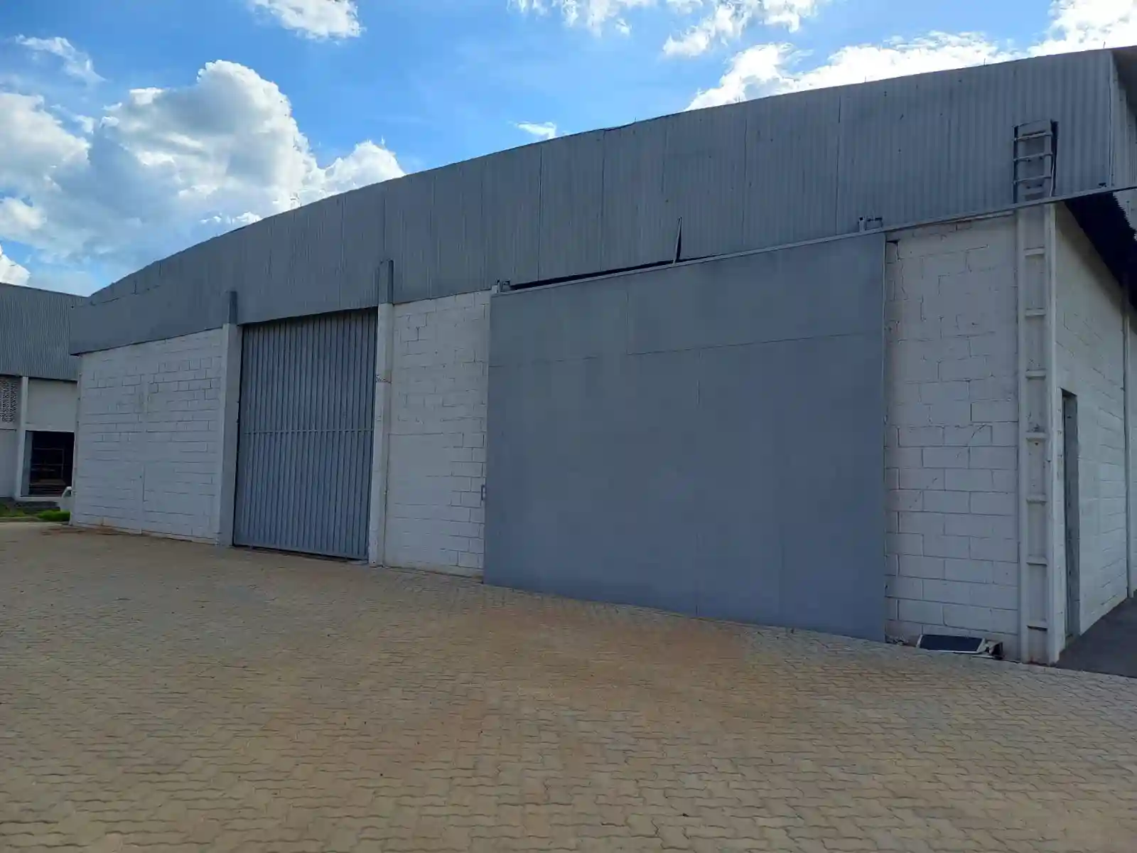 Loja / Salão / Ponto Comercial  para aluguel, 5470m² — foto 2 de 7