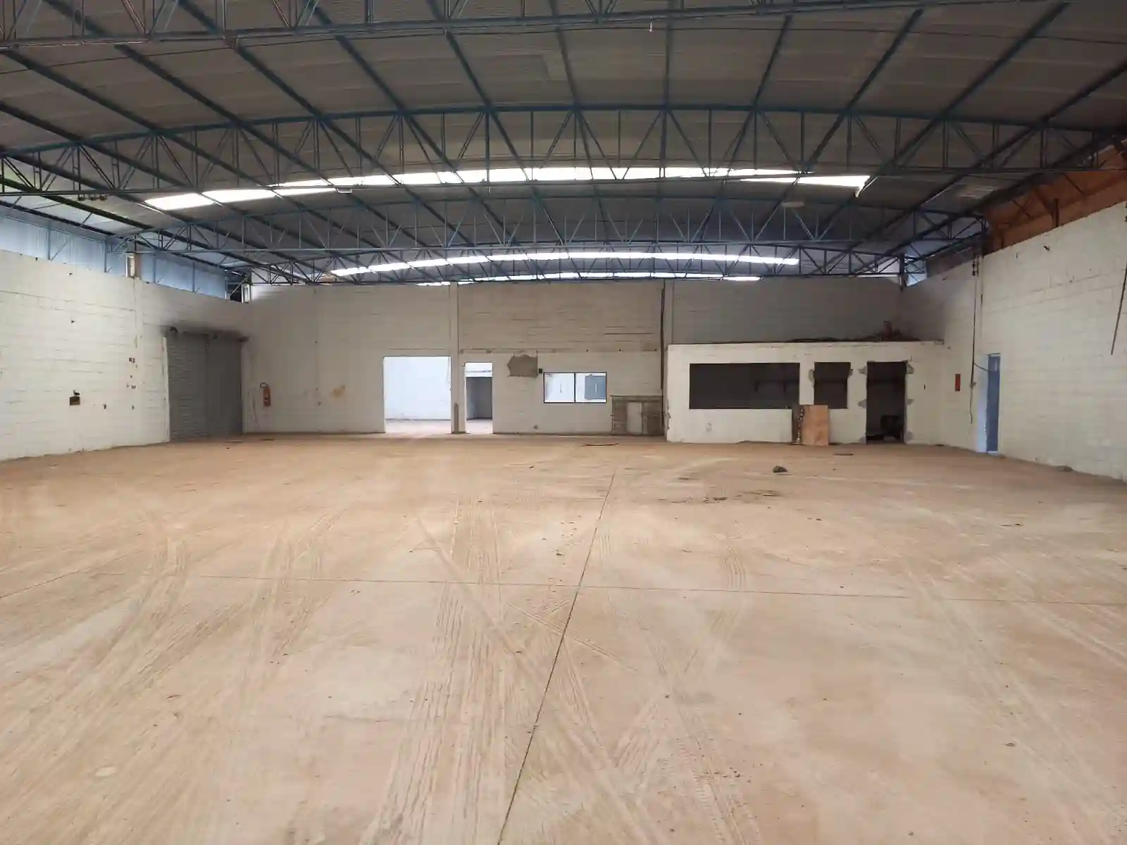 Loja / Salão / Ponto Comercial  para aluguel, 5470m² — foto 3 de 7