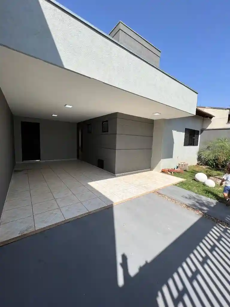 Casa com 3 quartos à venda, 150m² — foto 2 de 5