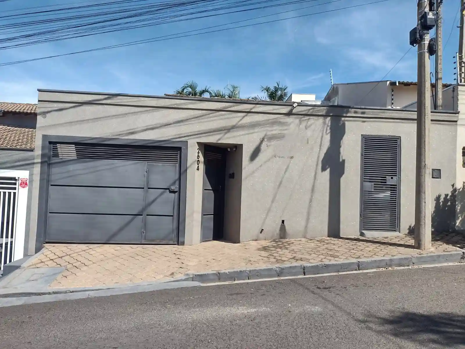 Casa com 3 quartos à venda, 150m² — foto 1 de 36