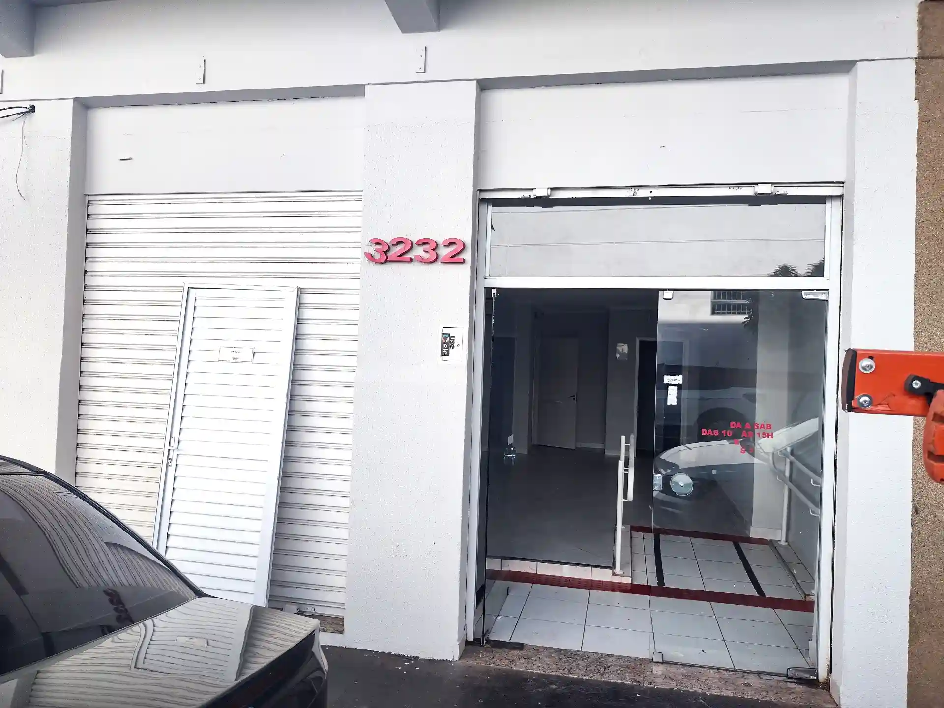 Loja / Salão / Ponto Comercial  para aluguel, 100m² — foto 1 de 10