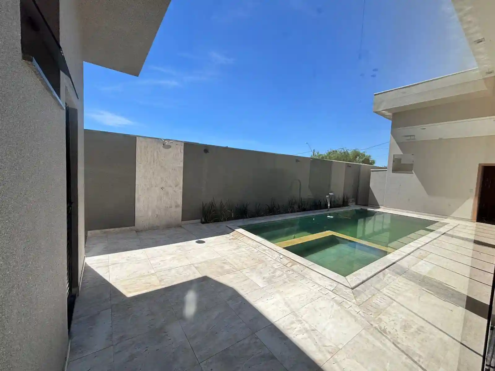 Casa de Condomínio com 3 quartos à venda, 360m² — foto 4 de 38
