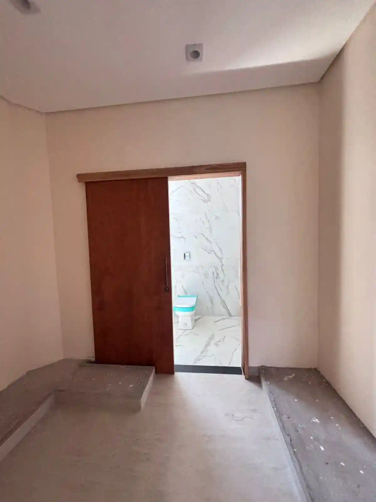 Casa de Condomínio com 3 quartos à venda, 360m² — foto 2 de 38