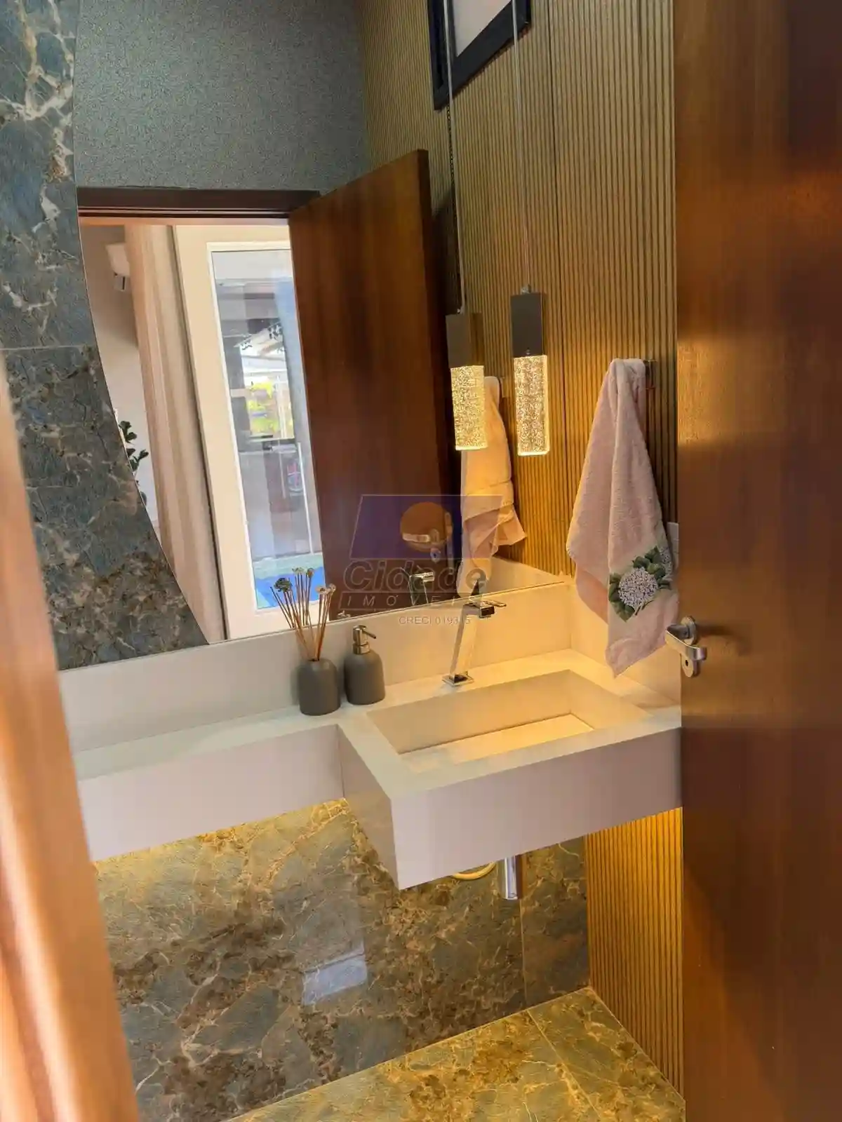 Casa de Condomínio com 3 quartos à venda, 245m² — foto 25 de 31
