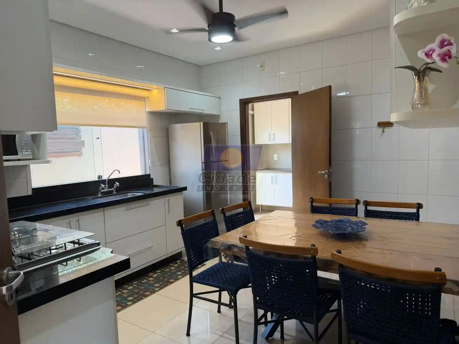 Casa de Condomínio com 3 quartos à venda, 245m² — foto 17 de 31