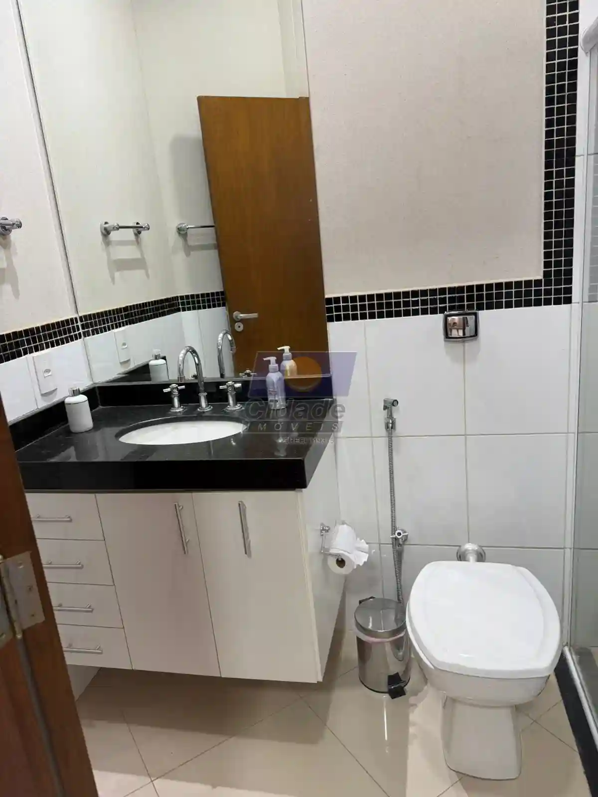 Casa de Condomínio com 3 quartos à venda, 245m² — foto 27 de 31