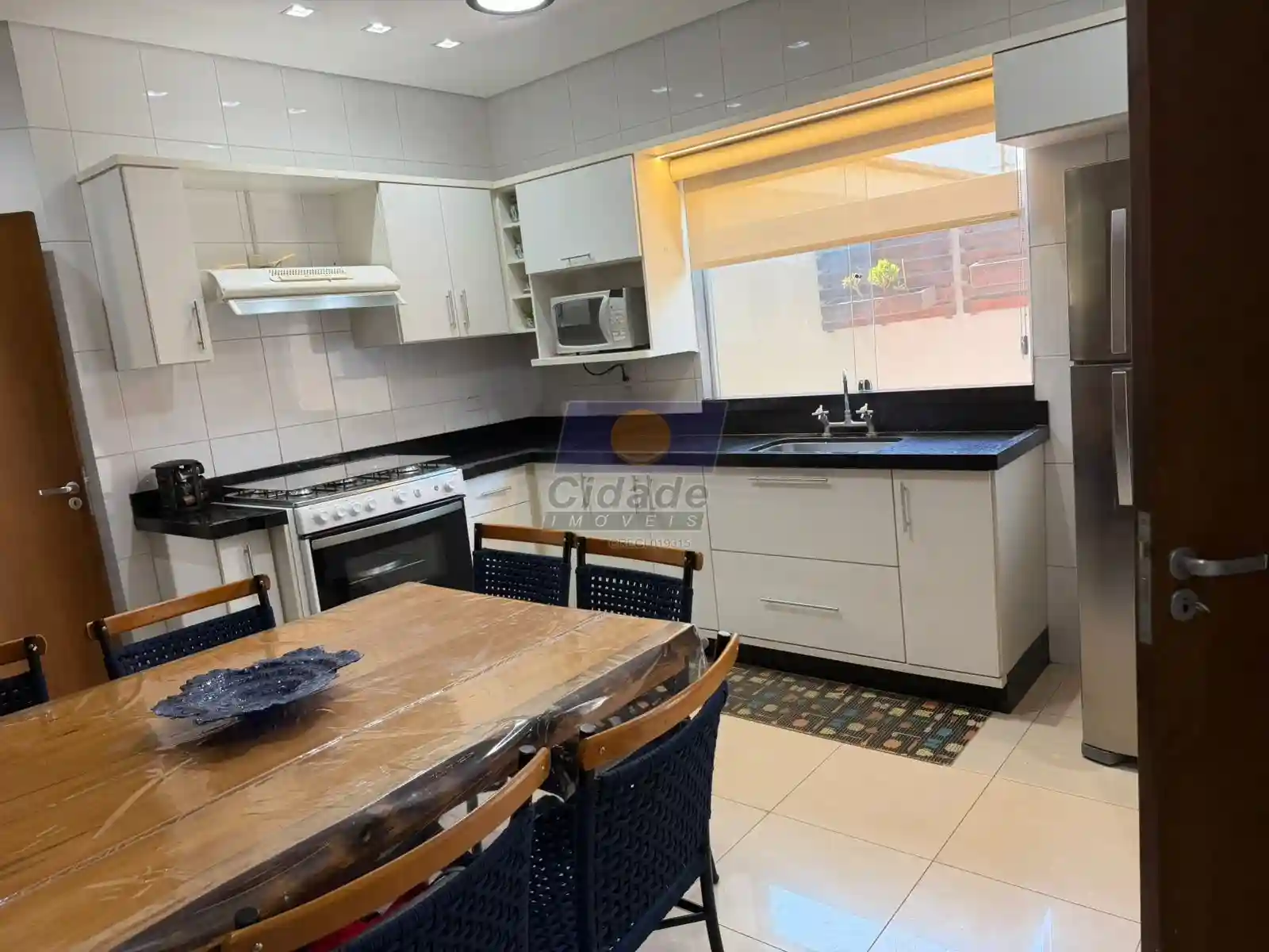 Casa de Condomínio com 3 quartos à venda, 245m² — foto 12 de 31