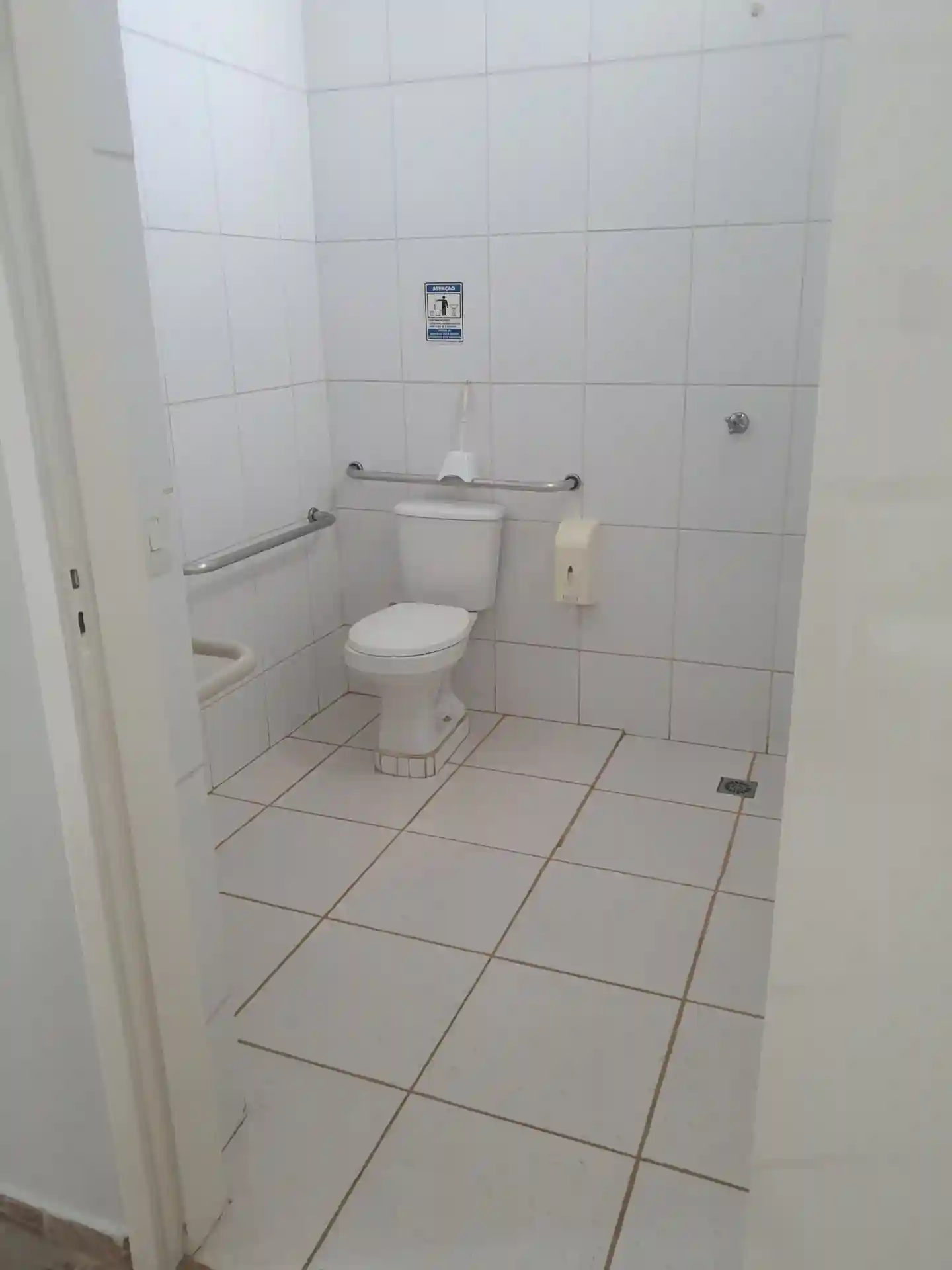 Casa Comercial com 3 quartos para aluguel, 240m² — foto 10 de 55