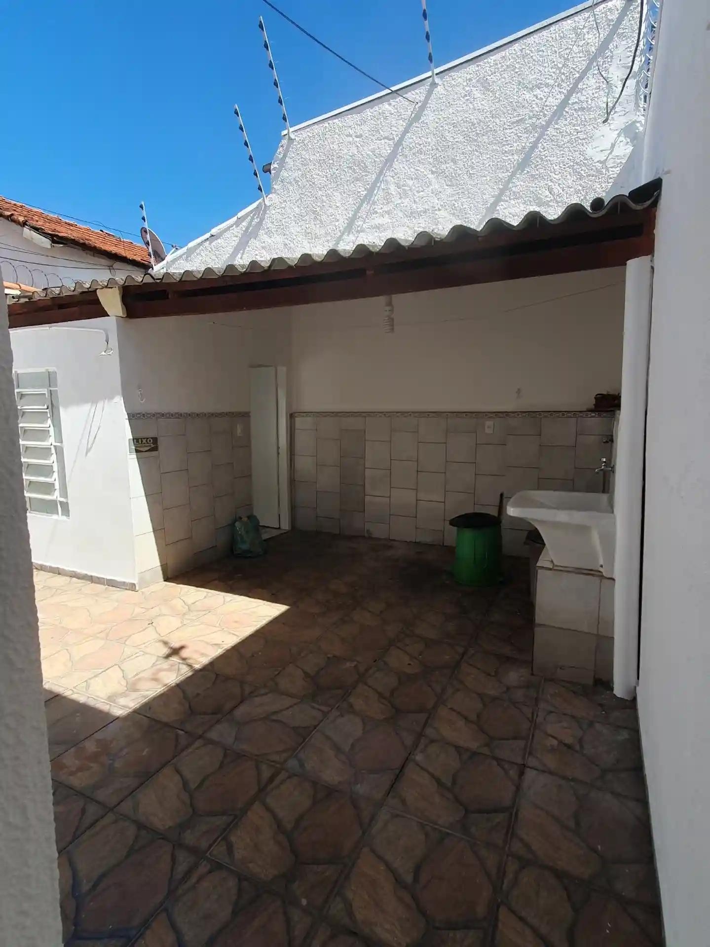 Casa Comercial com 3 quartos para aluguel, 240m² — foto 43 de 55