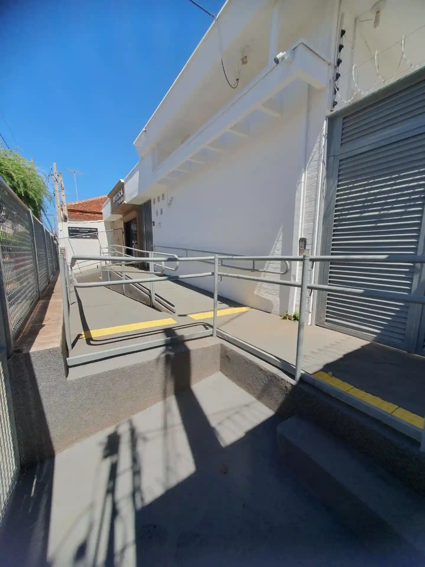 Casa Comercial com 3 quartos para aluguel, 240m² — foto 3 de 55