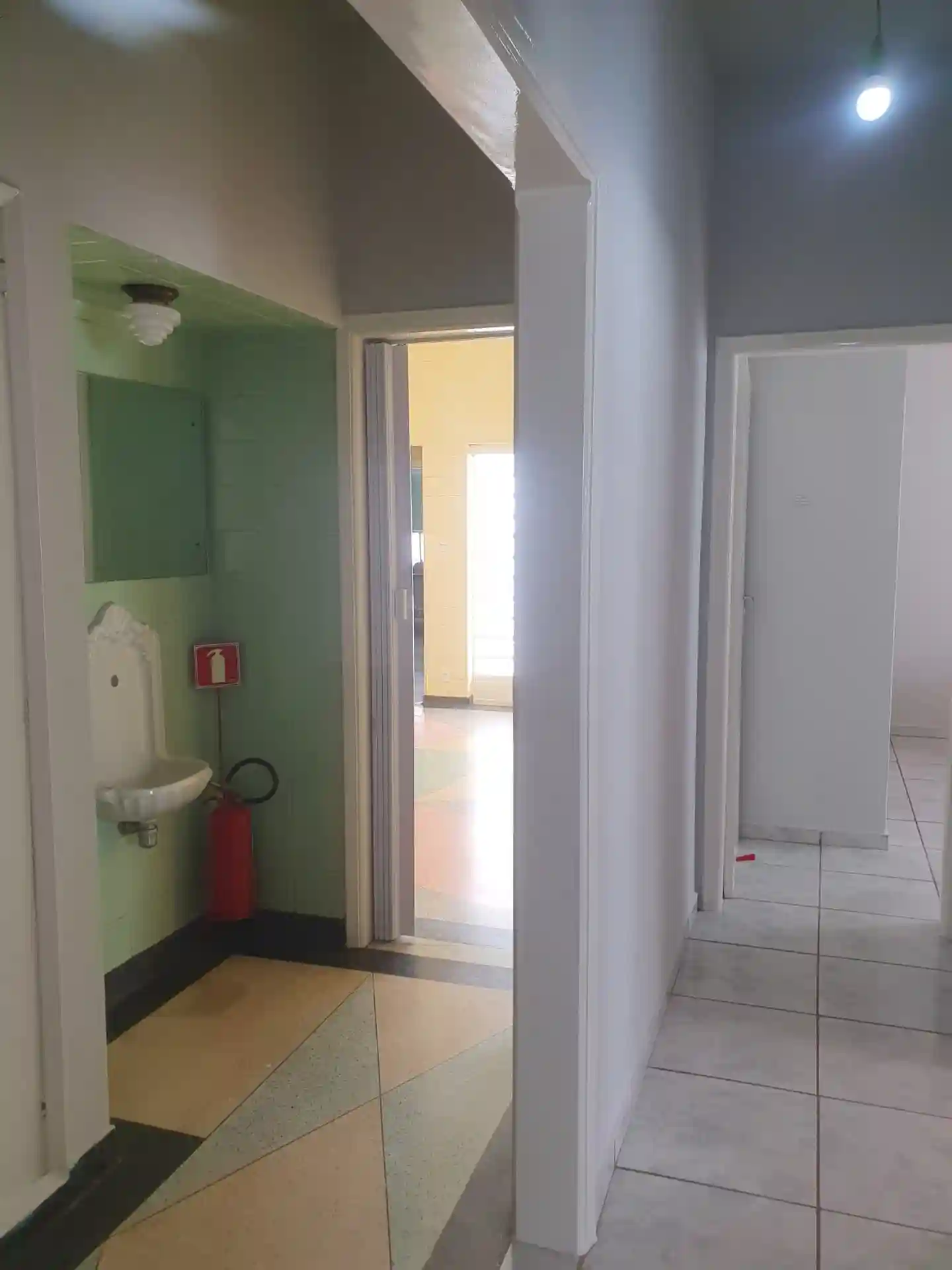 Casa Comercial com 3 quartos para aluguel, 240m² — foto 34 de 55