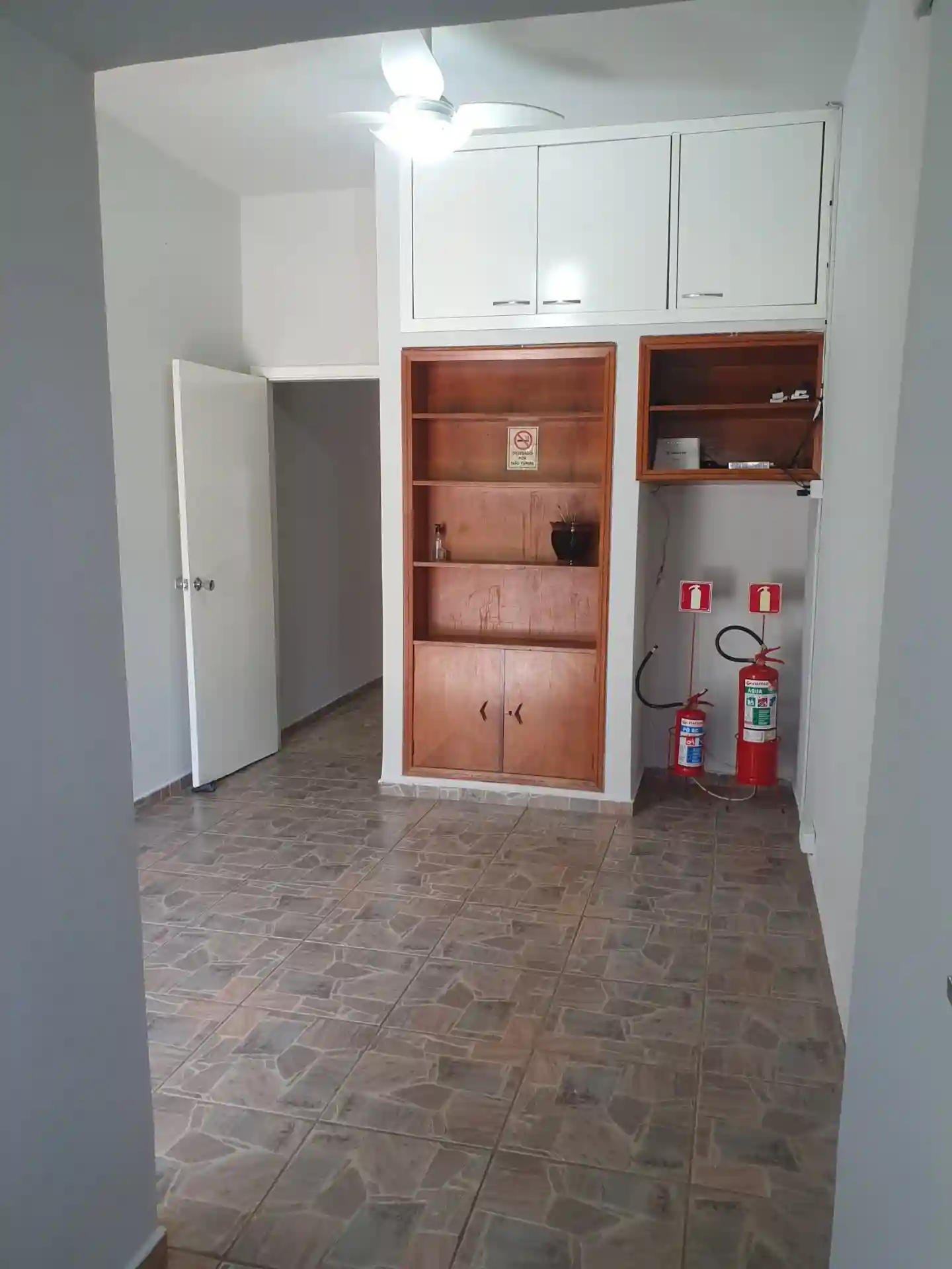Casa Comercial com 3 quartos para aluguel, 240m² — foto 11 de 55