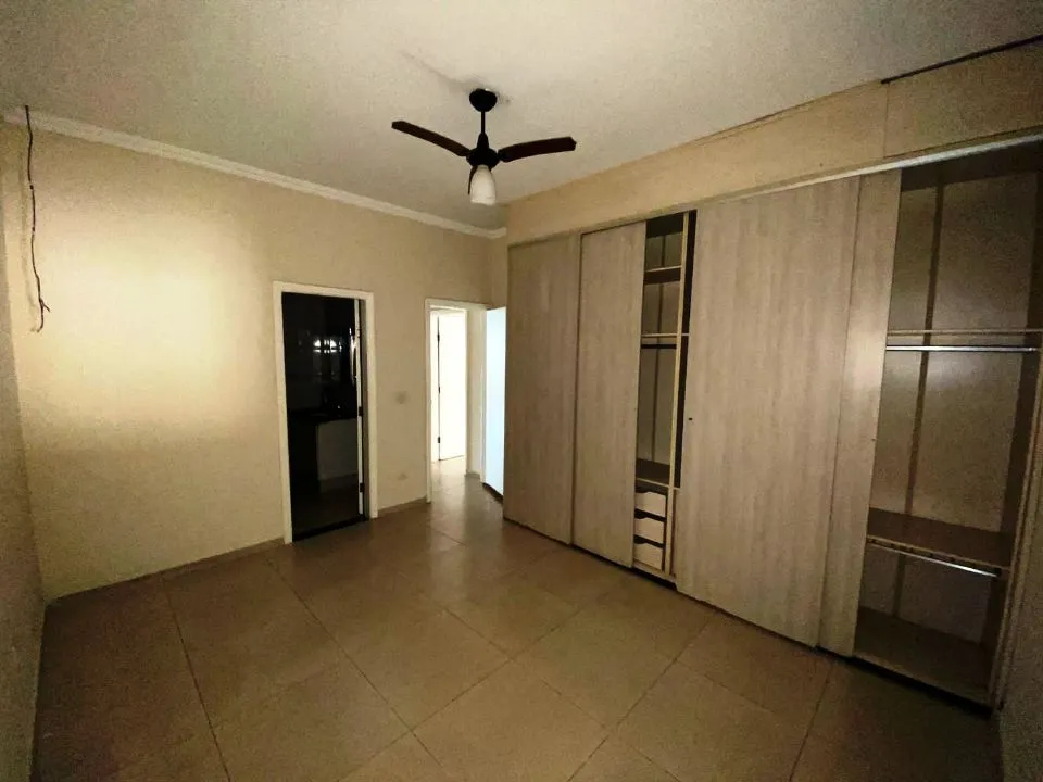 Casa com 3 quartos à venda, 420m² — foto 2 de 10